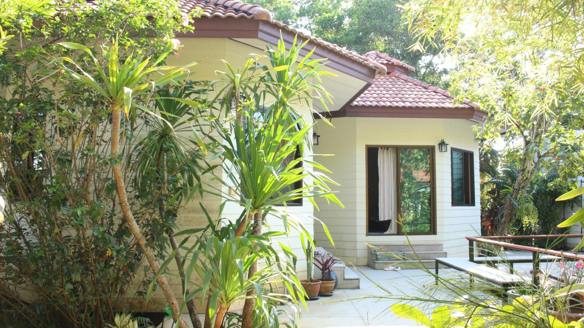 Navari Homestay ラヨーン エクステリア 写真